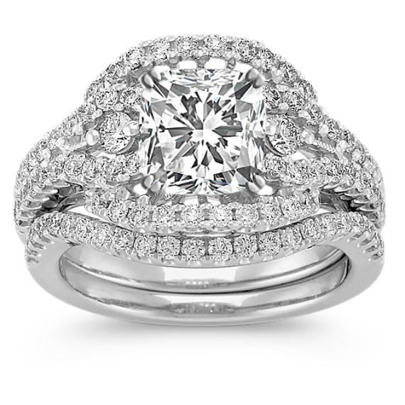Halo Diamond Platinum Wedding Set with Pavé Setting Halo Diamond Platinum Wedding Set with Pavé Setting