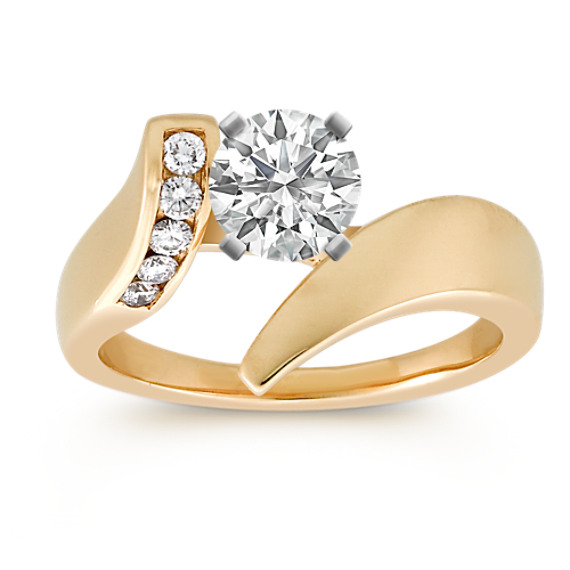 Round Diamond Ring in 14k Yellow Gold Round Diamond Ring in 14k Yellow Gold
