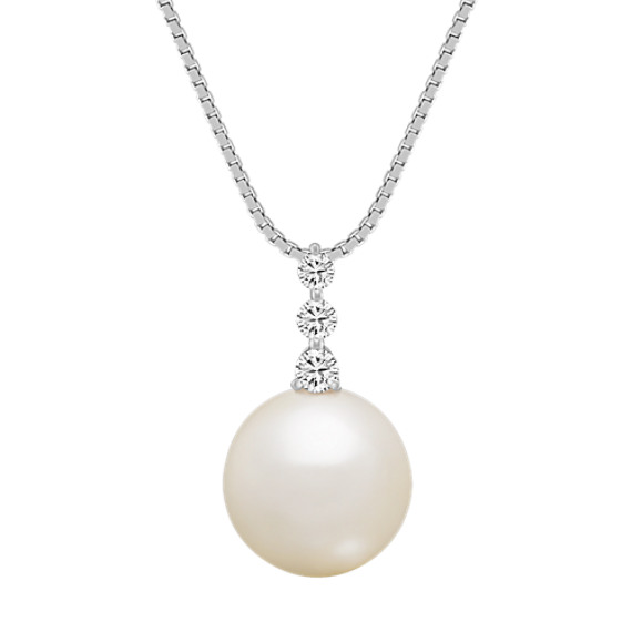 10mm Cultured South Sea and Round Diamond Pendant (18") 10mm Cultured South Sea and Round Diamond Pendant (18")
