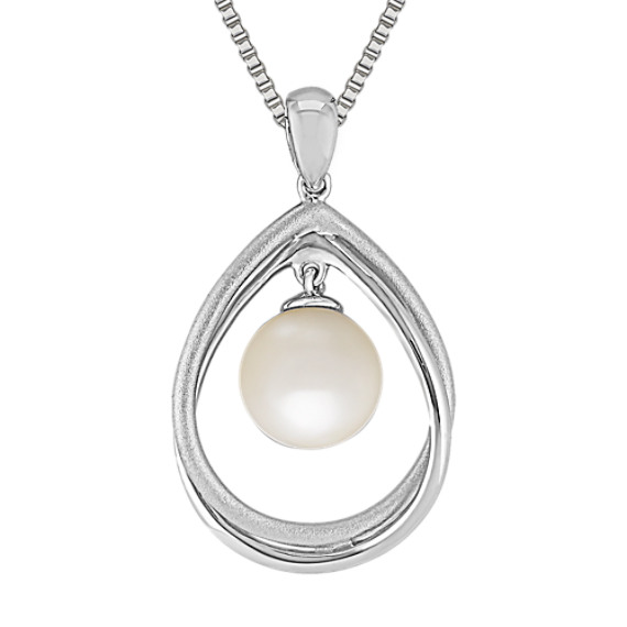 8.5mm Cultured Freshwater Pearl Pendant in Sterling Silver (18") 8.5mm Cultured Freshwater Pearl Pendant in Sterling Silver (18")