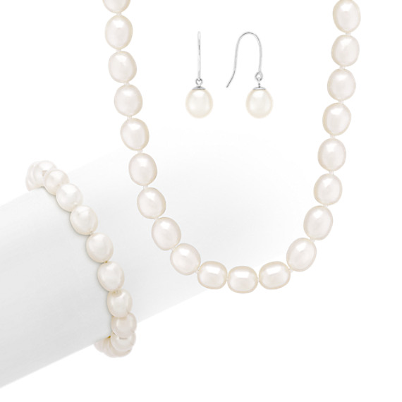 8mm Freshwater Pearl Strand, Bracelet, and Earring Three-Piece Set (18") 8mm Freshwater Pearl Strand, Bracelet, and Earring Three-Piece Set (18")