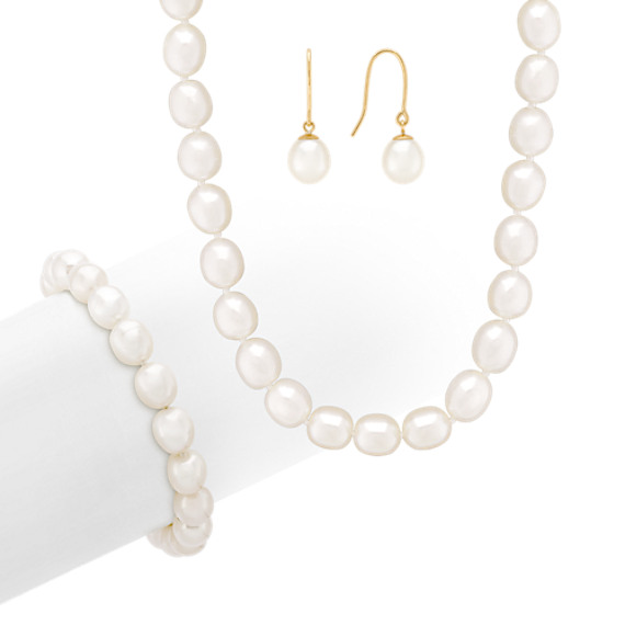 8mm Freshwater Pearl Strand, Bracelet, and Earring Three-Piece Set (18") 8mm Freshwater Pearl Strand, Bracelet, and Earring Three-Piece Set (18")