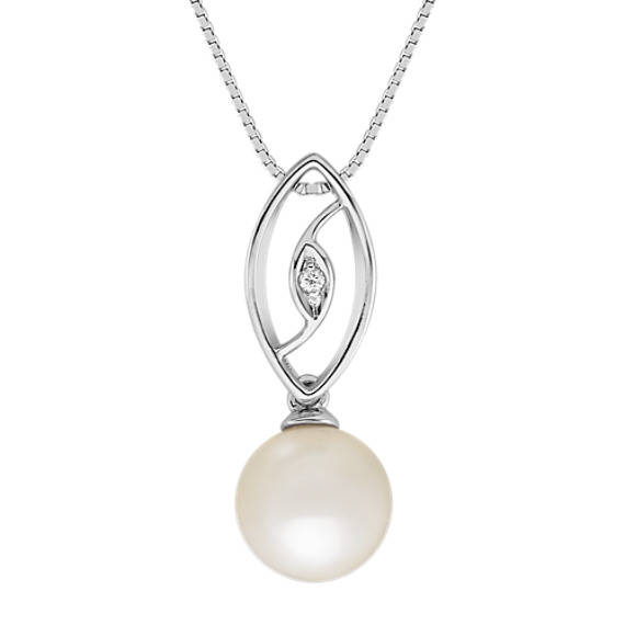 Freshwater Pearl and Diamond Pendant (18") Freshwater Pearl and Diamond Pendant (18")