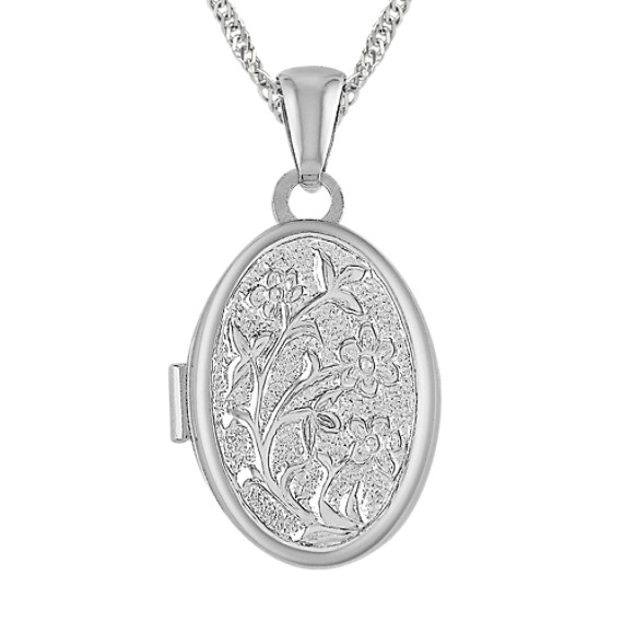 Oval Locket in Sterling Silver (18") Oval Locket in Sterling Silver (18")