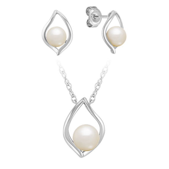 Teardrop Freshwater Pearl Pendant and Earring Set in Sterling Silver (18") Teardrop Freshwater Pearl Pendant and Earring Set in Sterling Silver (18")