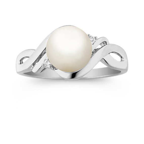 7.5mm Cultured Akoya Pearl and Round Diamond Ring 7.5mm Cultured Akoya Pearl and Round Diamond Ring