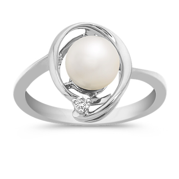 7mm Cultured Akoya Pearl and Round Diamond Ring 7mm Cultured Akoya Pearl and Round Diamond Ring