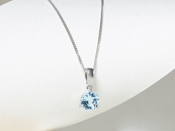 Virtual Try-On Necklaces