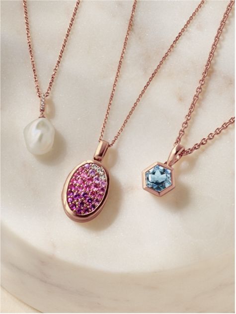 A collection of fashion pendants