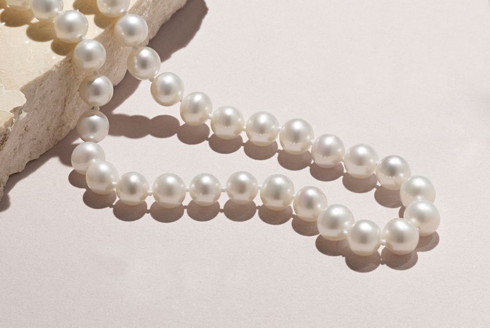 A freshwater pearl strand