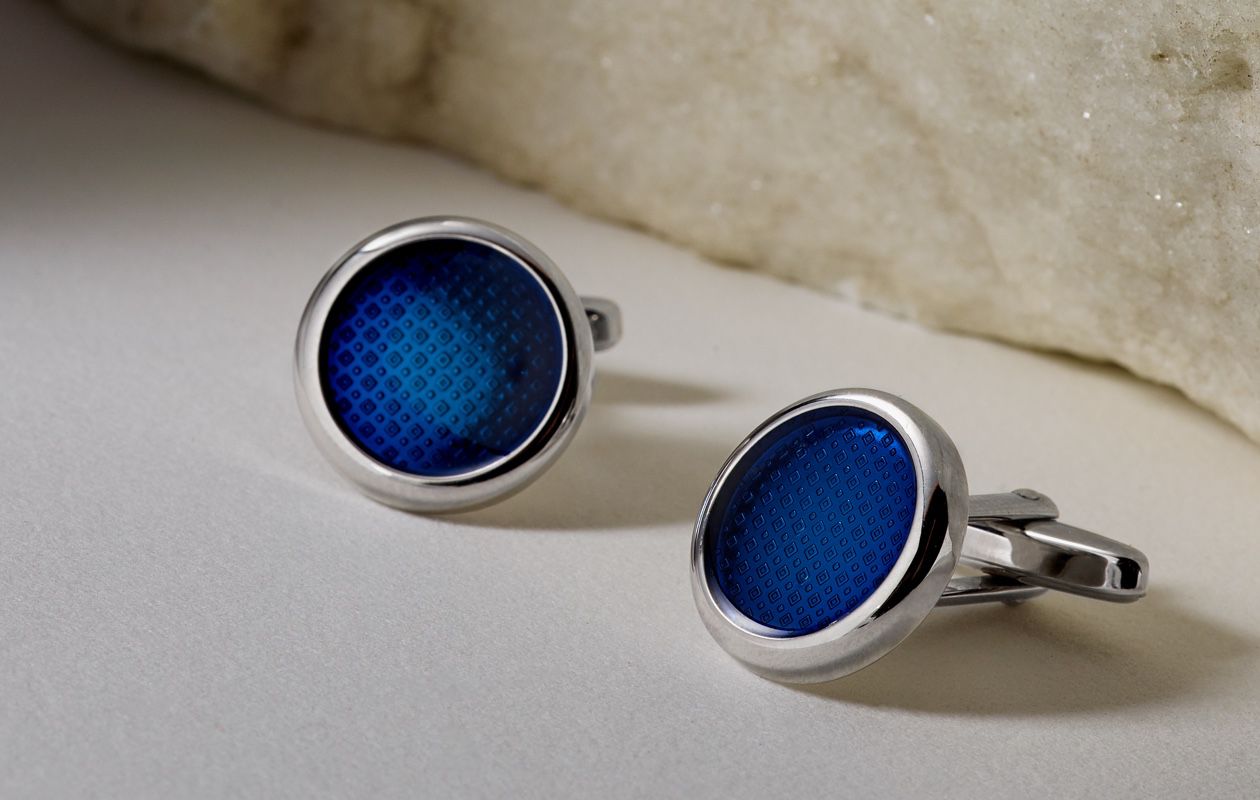 A pair of cufflinks