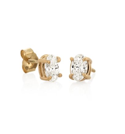 Oval Natural Diamonds in Yellow Gold