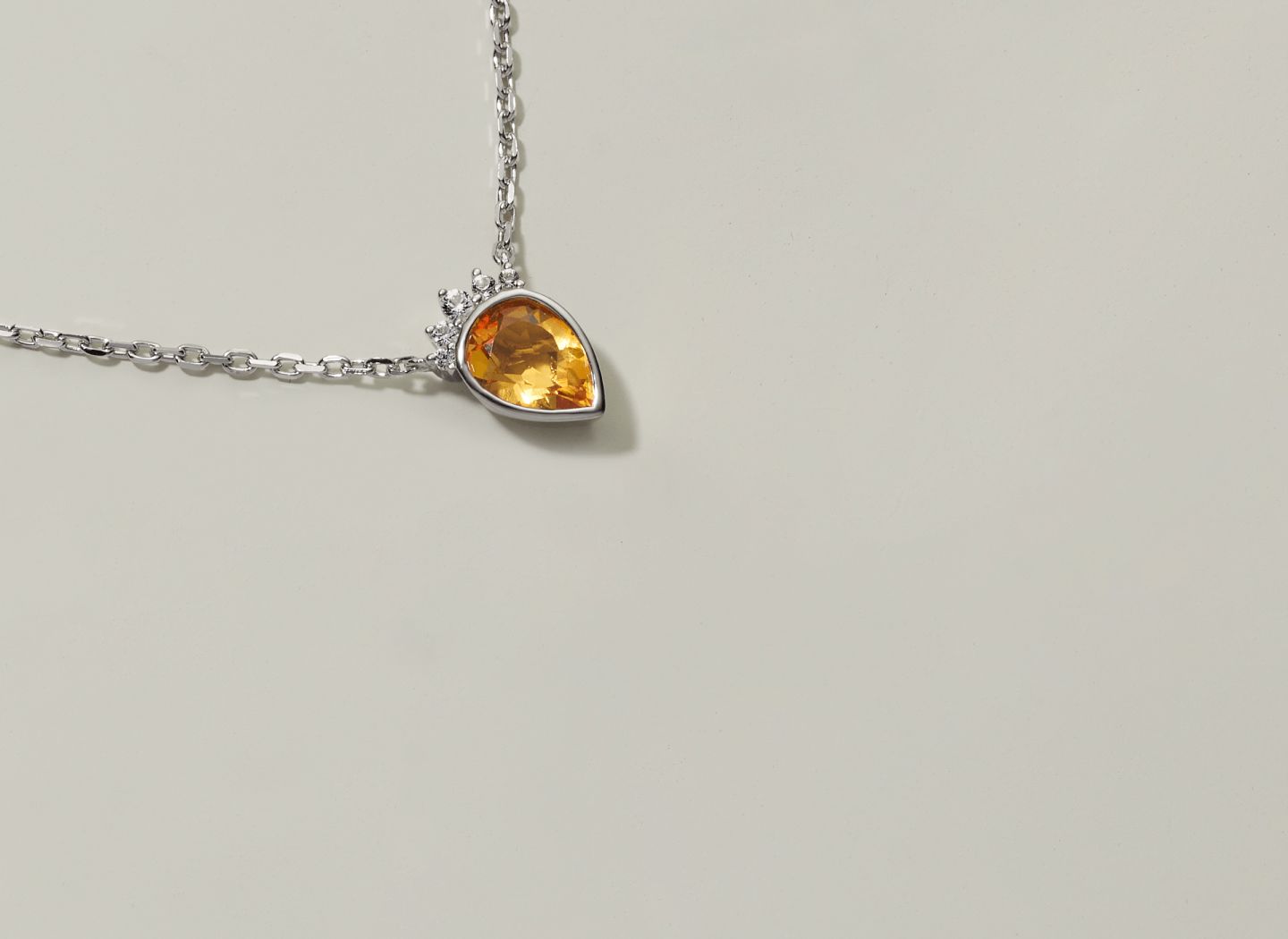 A single gemstone pendant