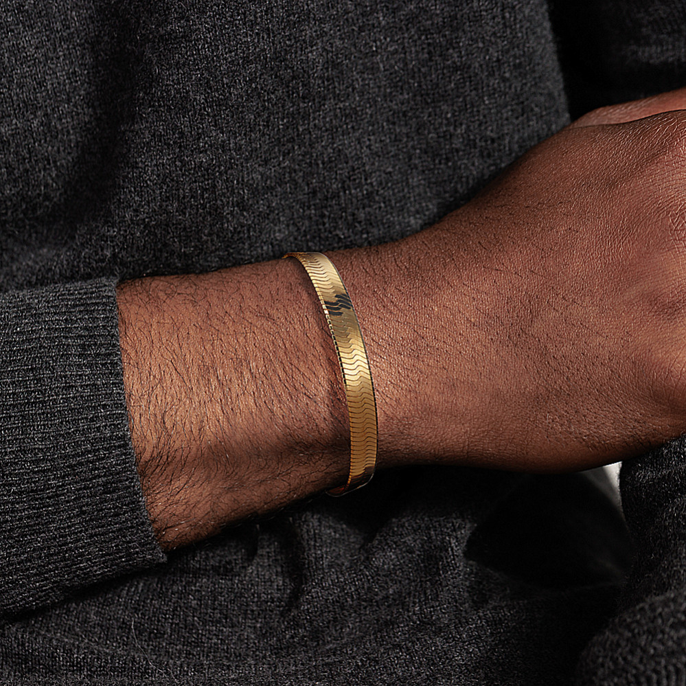 7.5'' 14K Gold Vermeil Herringbone Bracelet (8mm) | Shane Co.