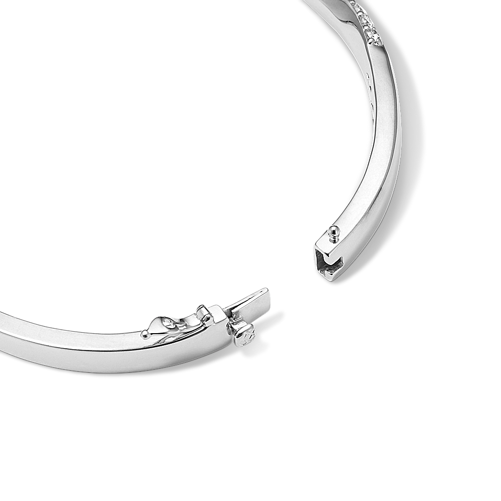 Round Diamond Swirl Bangle Bracelet (7.5 in)