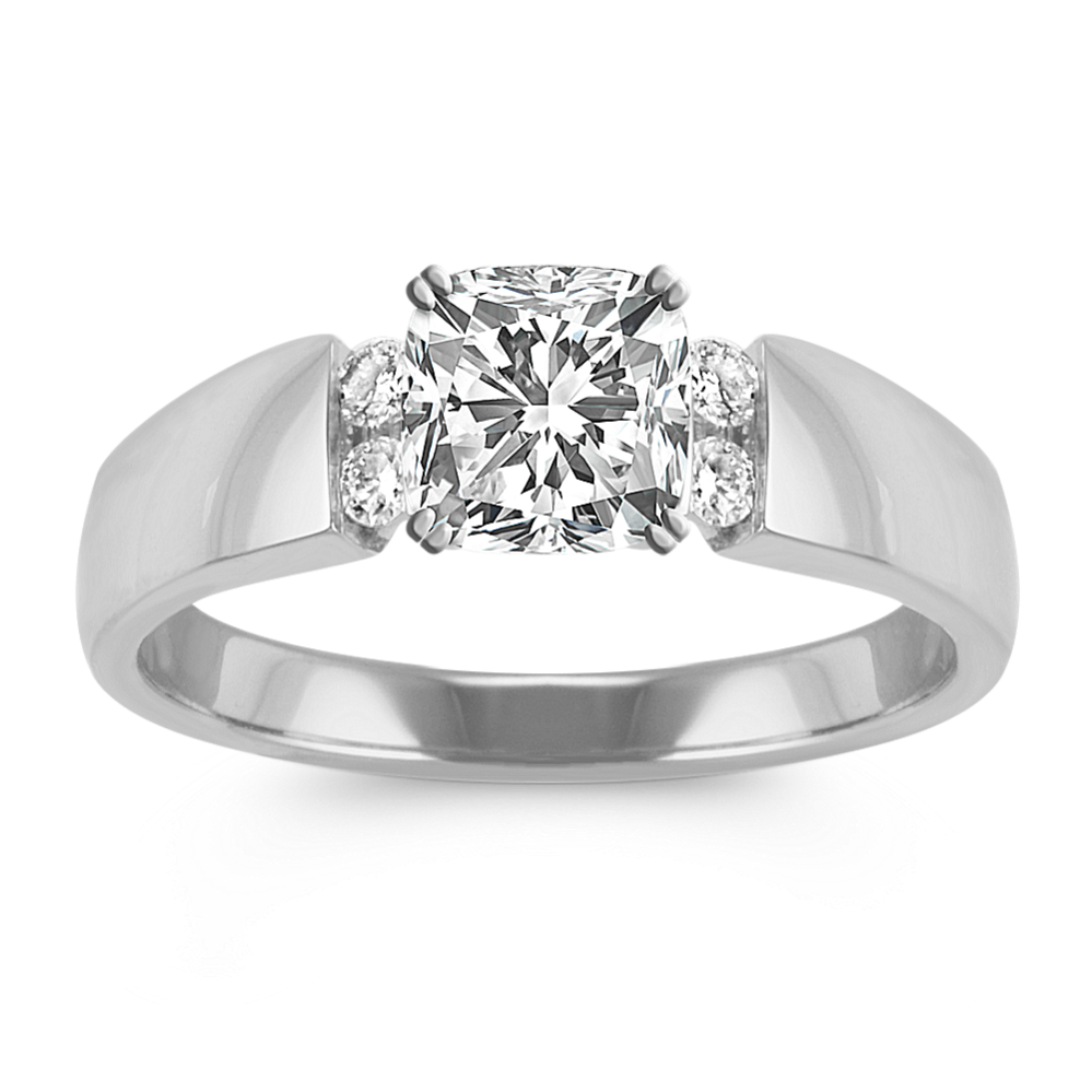 Round Diamond Engagement Ring