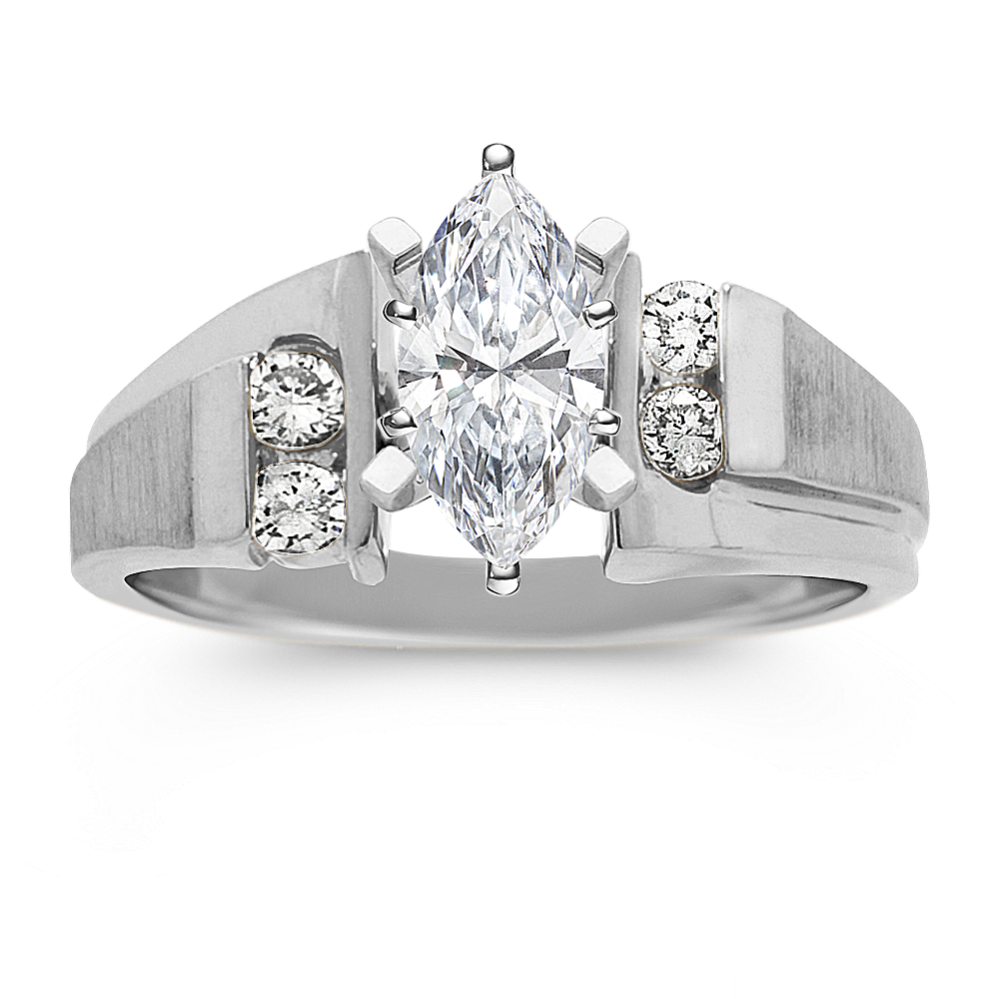 Round Diamond Engagement Ring