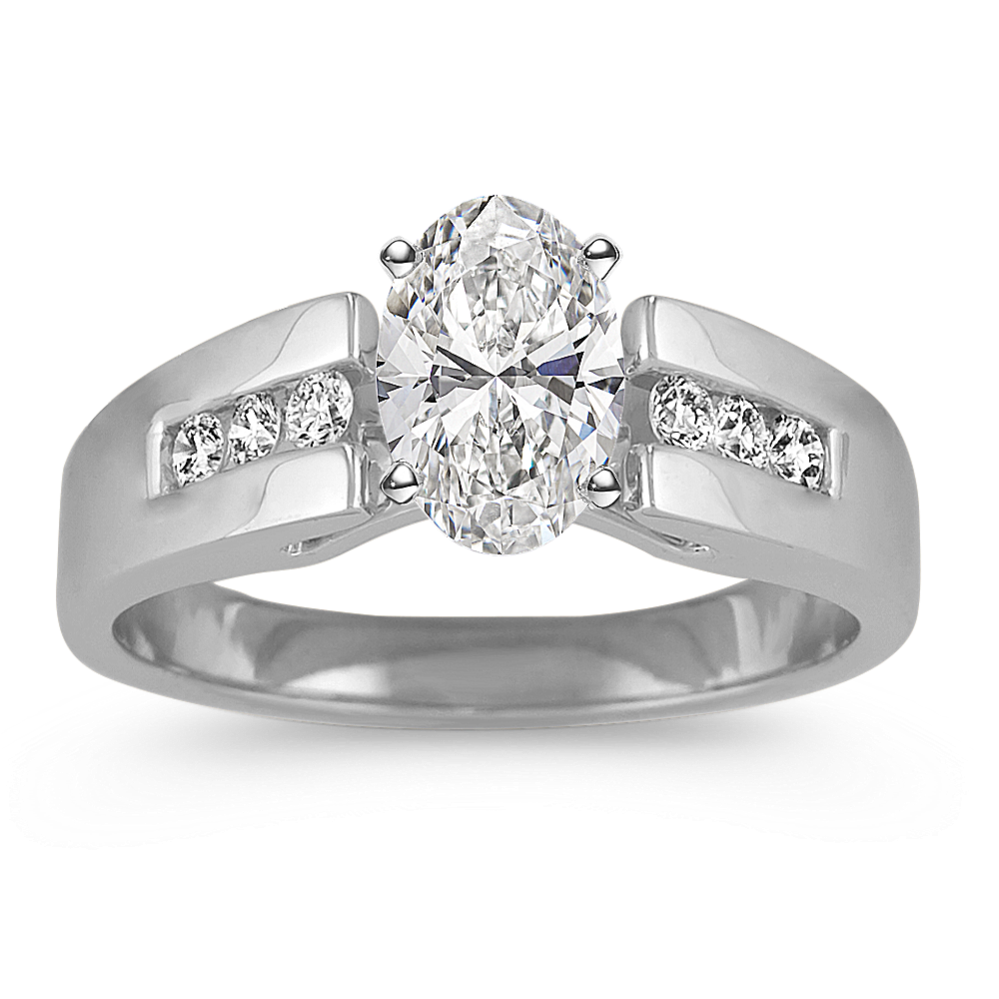 Round Diamond Engagement Ring
