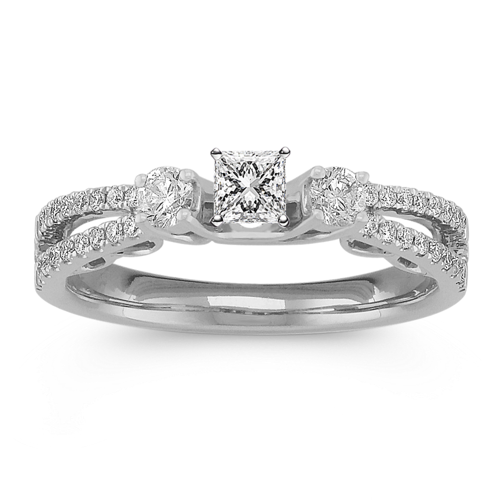 Round Diamond Engagement Ring