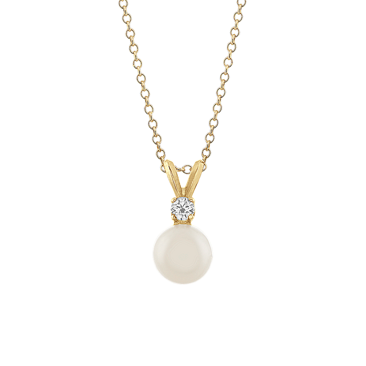 7mm Pearl and Natural Diamond Pendant (18 in)