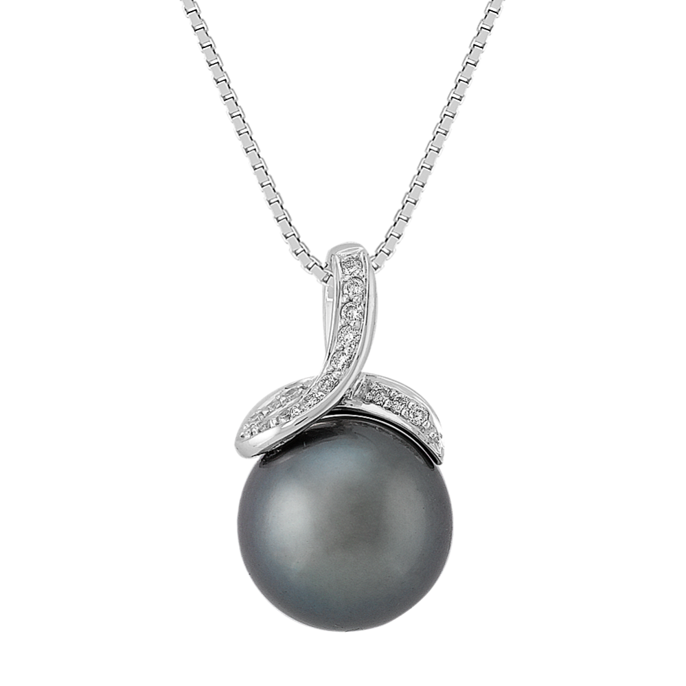10mm Tahitian Cultured Pearl and Diamond Pendant (18 in)
