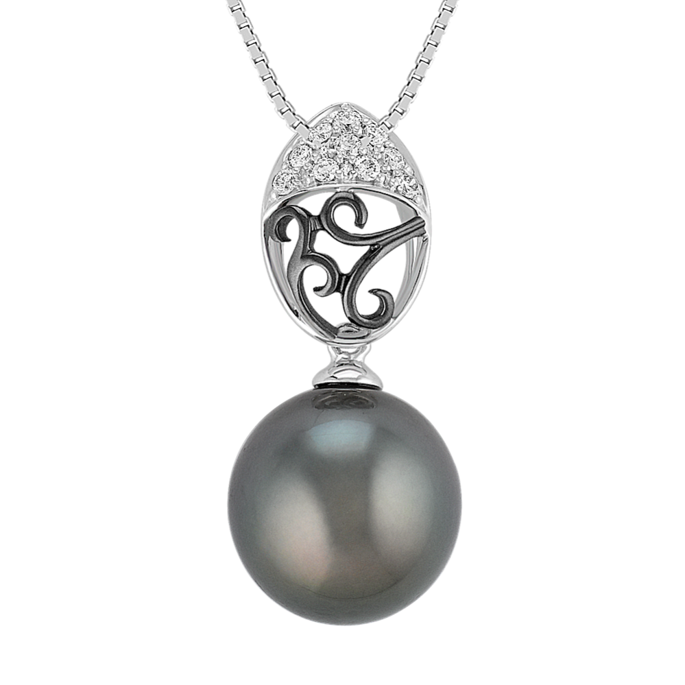 11mm Tahitian Cultured Pearl and Round Diamond Pendant (18 in)