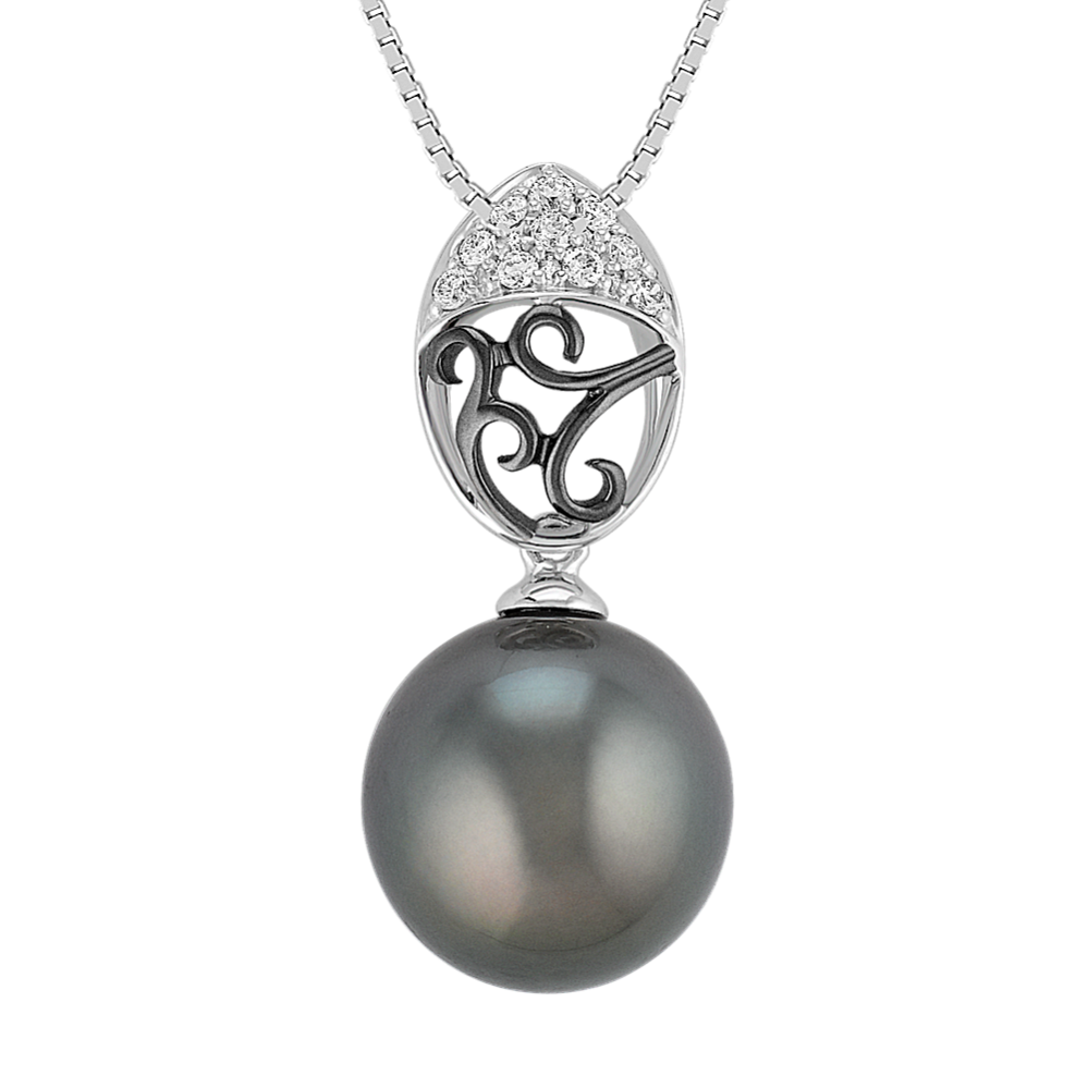 11mm Tahitian Cultured Pearl and Round Diamond Pendant (18'')