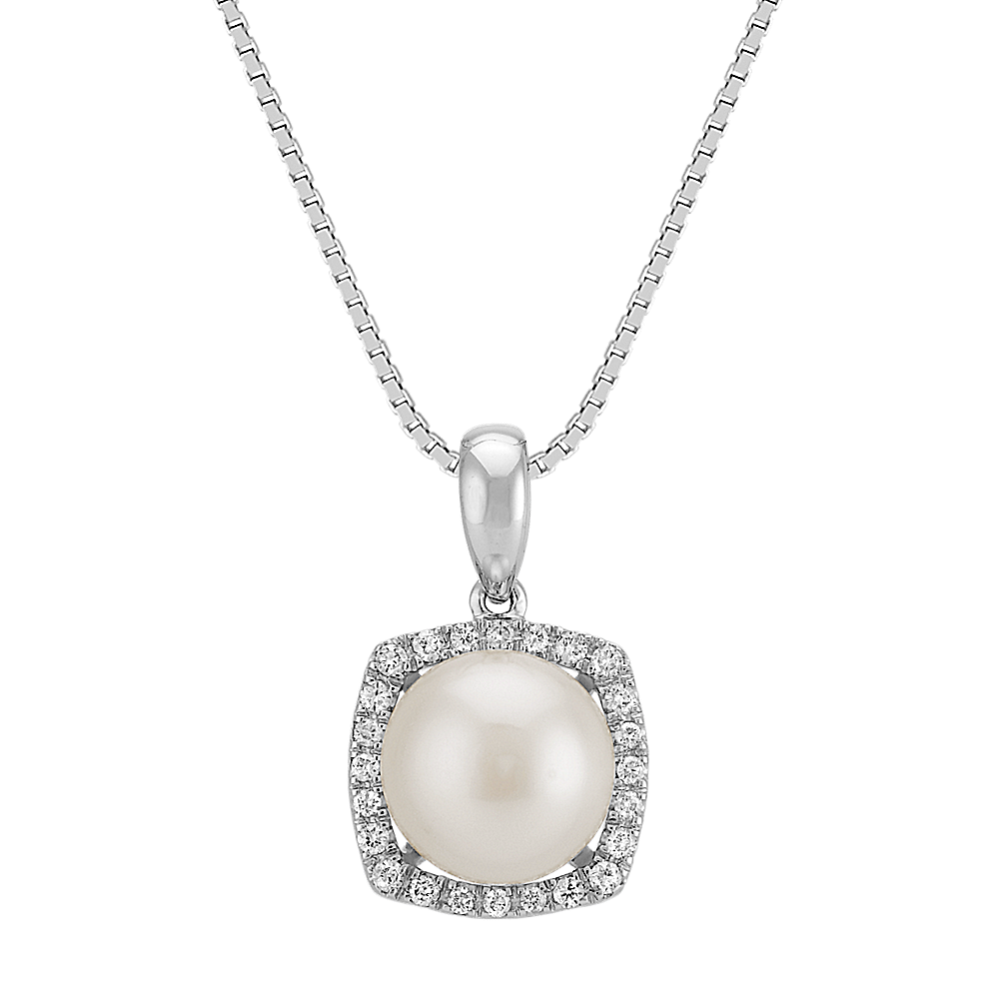 8.5mm Freshwater Cultured Pearl and Round Diamond Pendant (18 in)