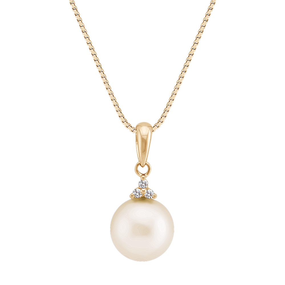 8mm Freshwater Cultured Pearl and Diamond Pendant (18 in)