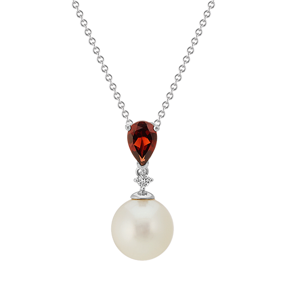 8mm Freshwater Cultured Pearl	 Diamond and Garnet Necklace (20 in)