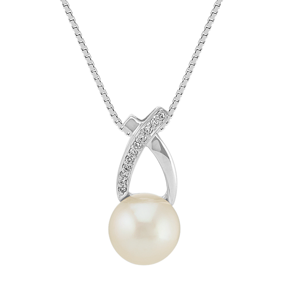 9mm Freshwater Cultured Pearl and Diamond Pendant (18 in)