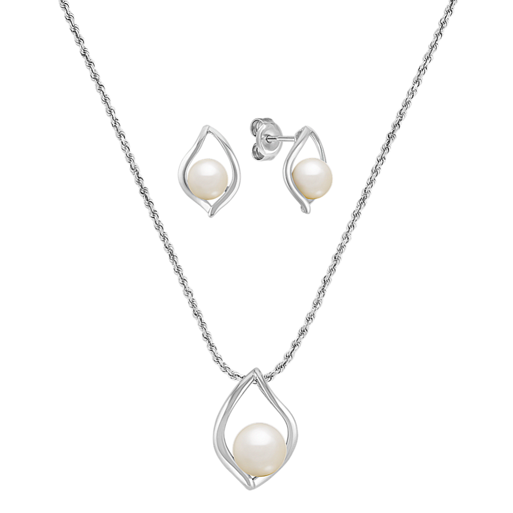 Teardrop Freshwater Cultured Pearl Pendant and Earring Set in Sterling Silver (20 in)