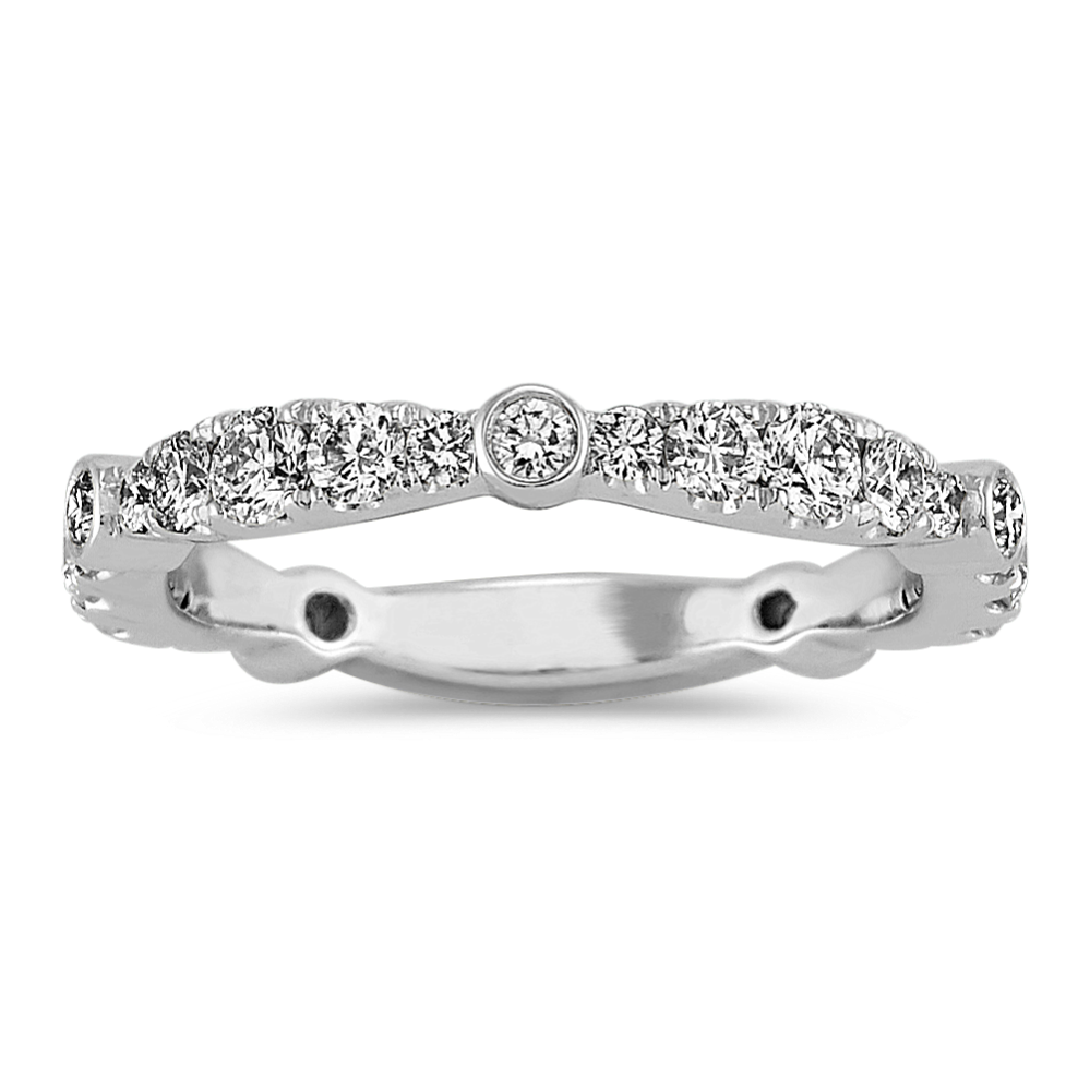 Graduated Diamond Wedding Band in 14k White Gold